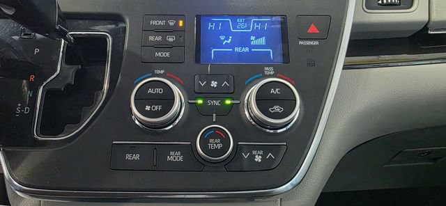 Used 2018 Toyota Sienna XLE Premium image 20