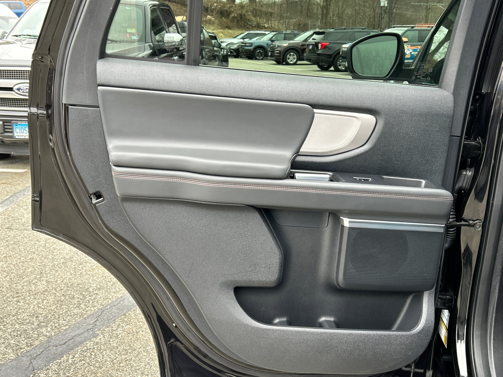 Used 2025 Ford Expedition Active image 19