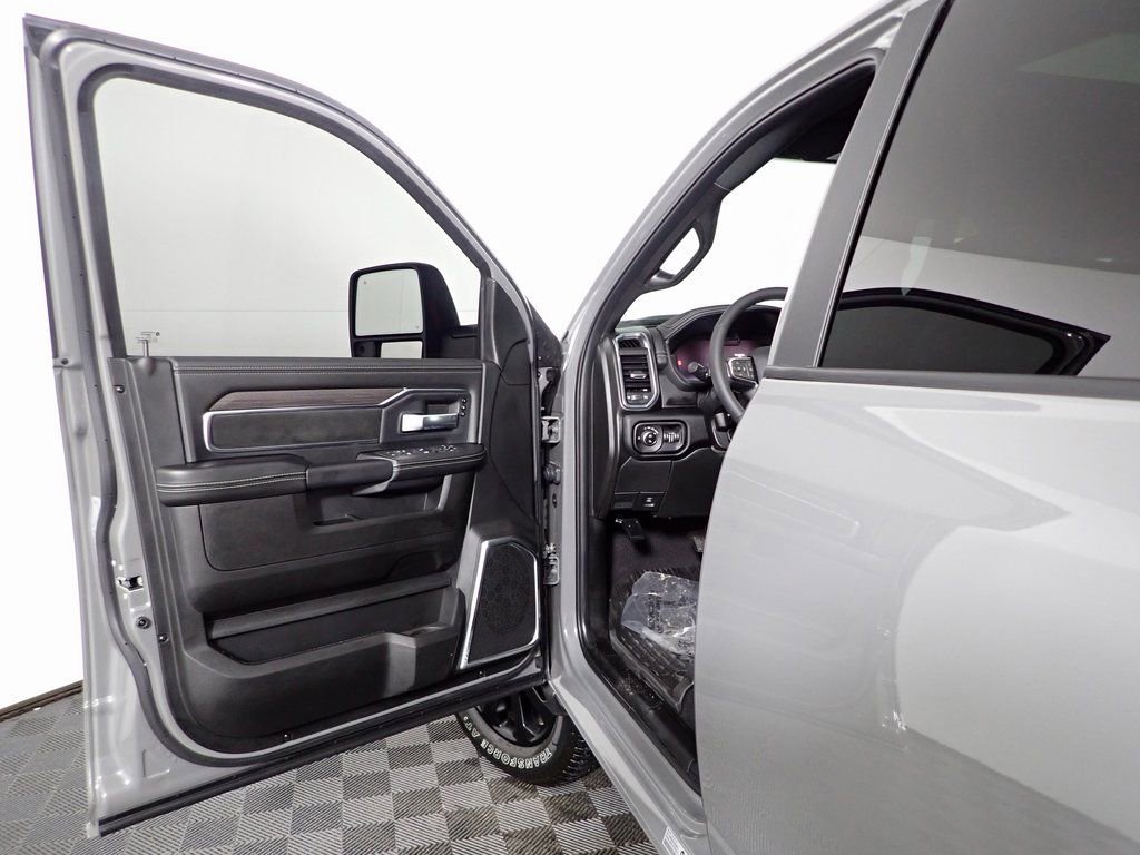 Used 2025 RAM 3500 Laramie w/ Night Edition image 17