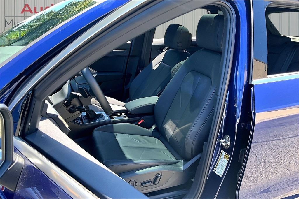 Used 2025 Audi Q3 2.0T Premium w/ Convenience Package AWD/4WD image 21