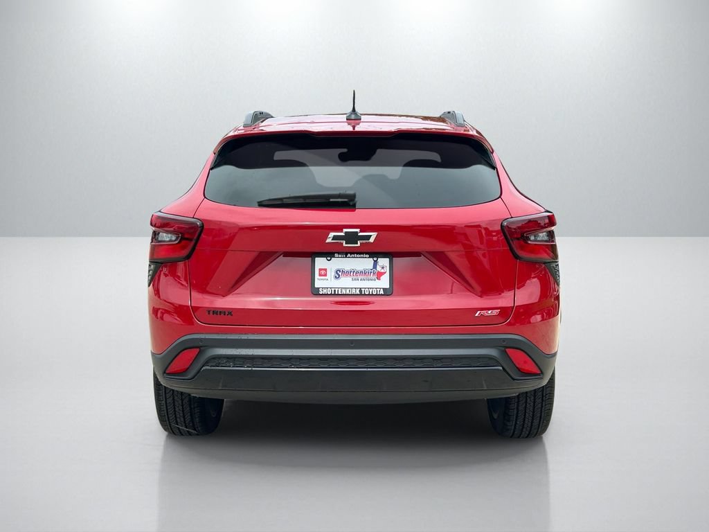 Used 2026 Chevrolet Trax RS w/ Sunroof Package FWD image 6