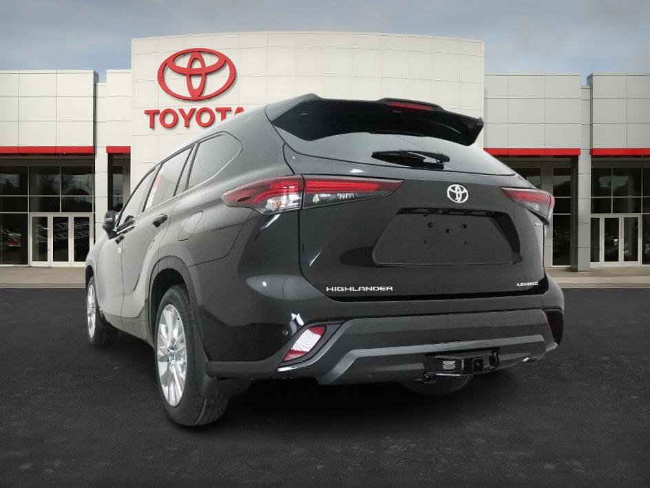 New 2026 Toyota Highlander Limited image 15