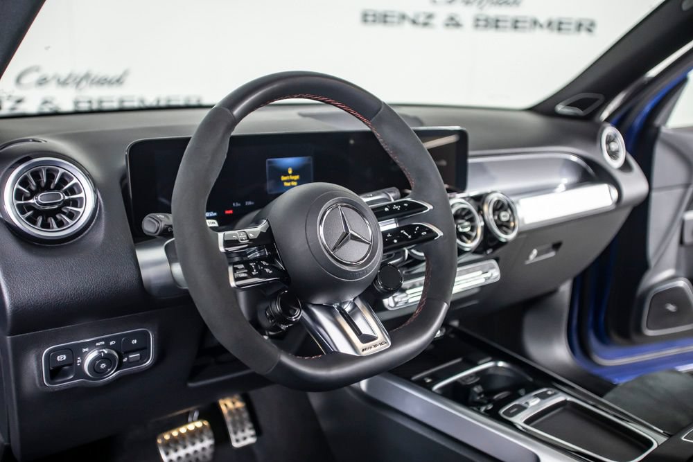 Used 2025 Mercedes-Benz GLB 35 AMG 4MATIC image 21