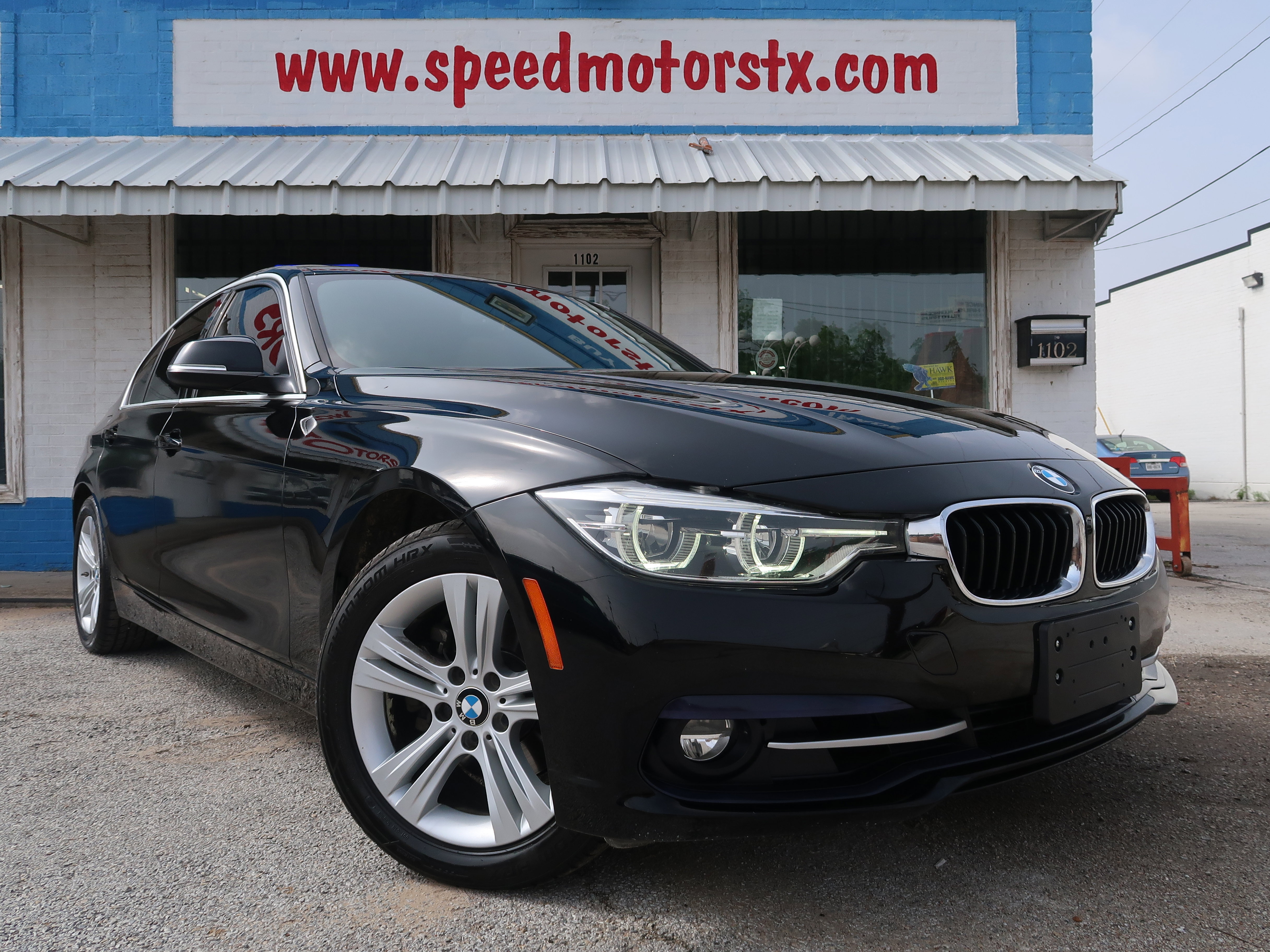 Used 2018 BMW 330i Sedan w/ Convenience Package RWD image 2