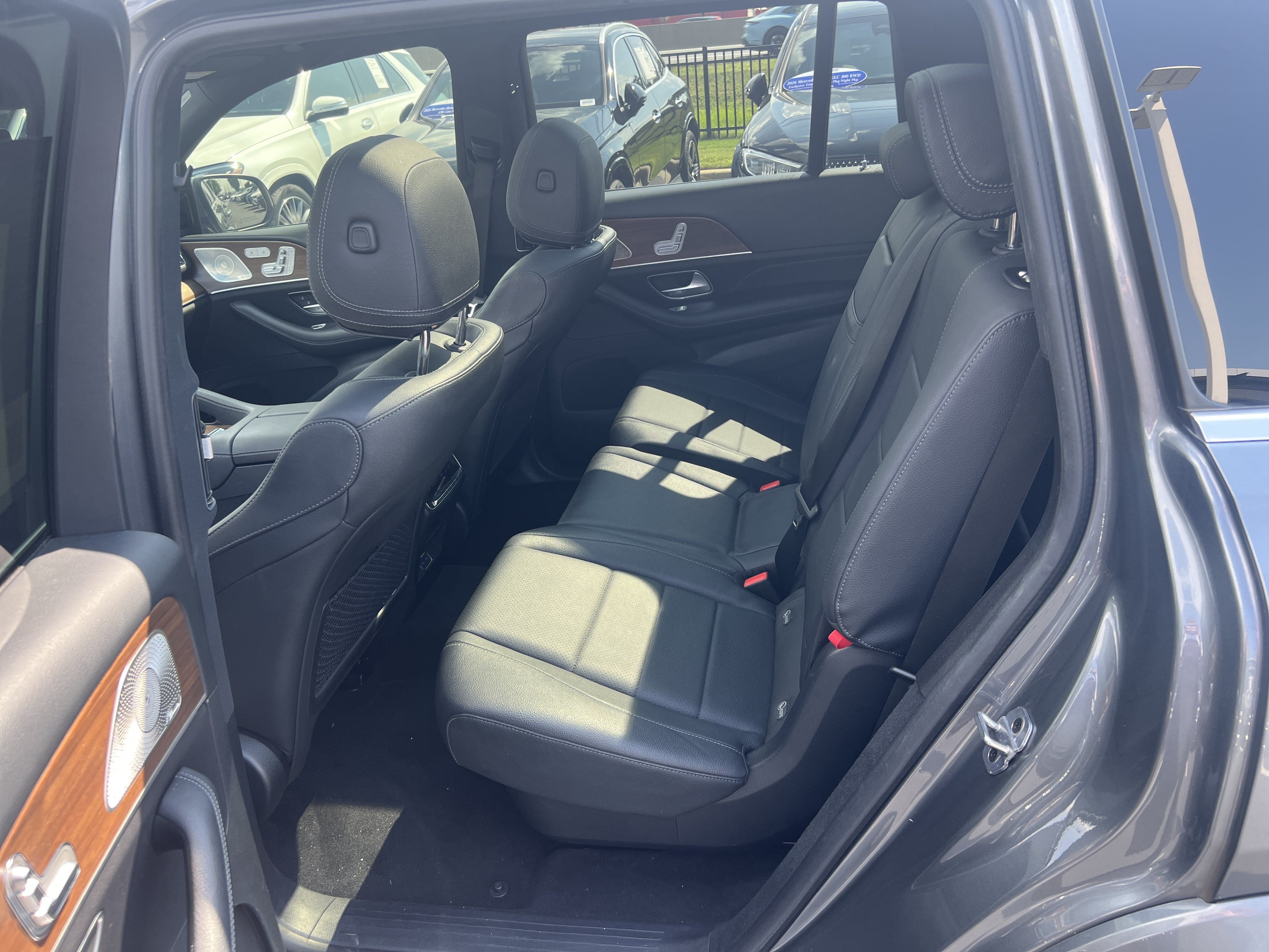 Used 2024 Mercedes-Benz GLS 450 4MATIC w/ AMG Line Exterior image 32