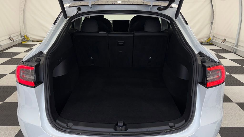 Used 2021 Tesla Model Y 2WD image 4