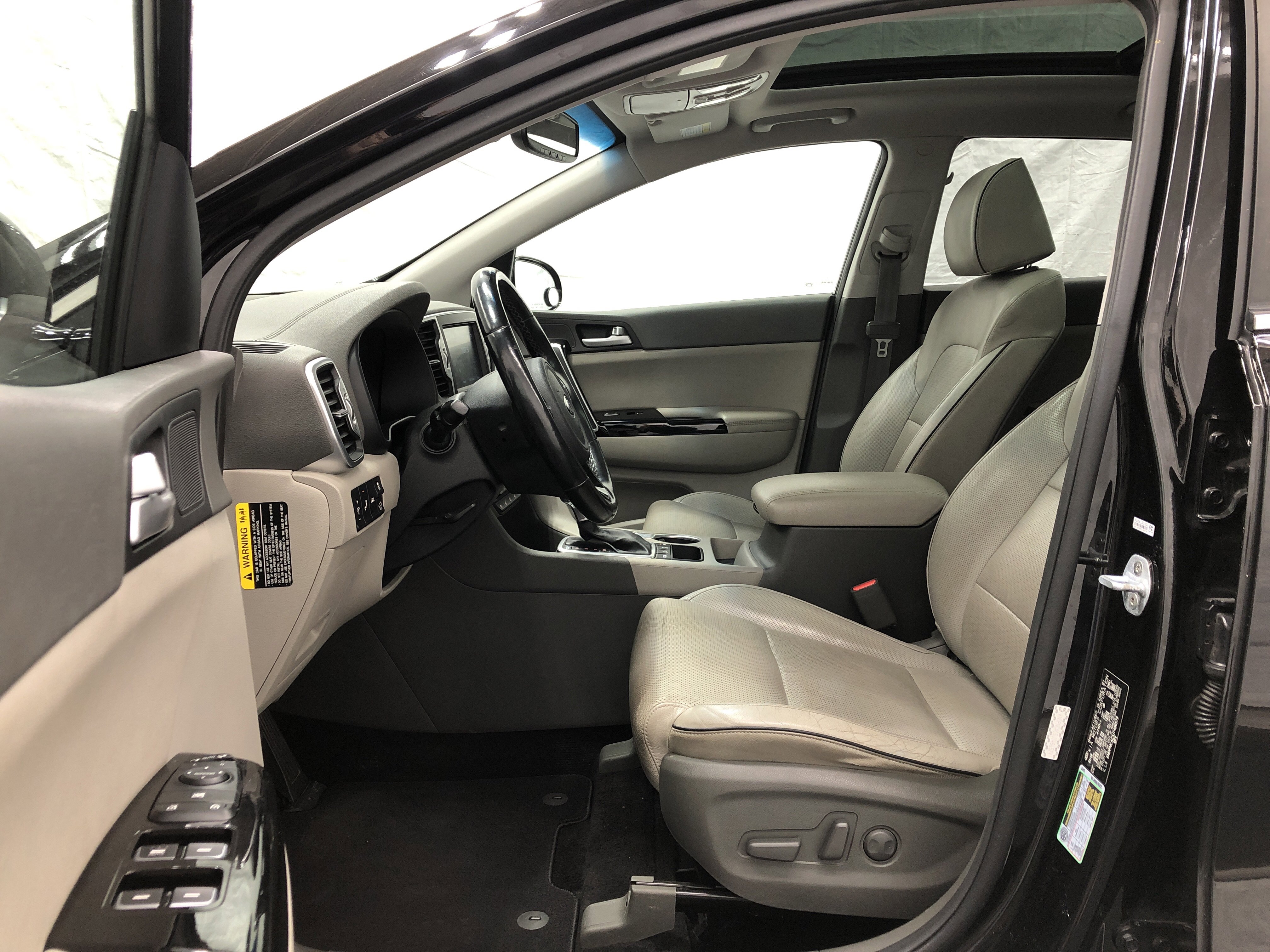 Used 2018 Kia Sportage EX w/ EX Technology Package image 12