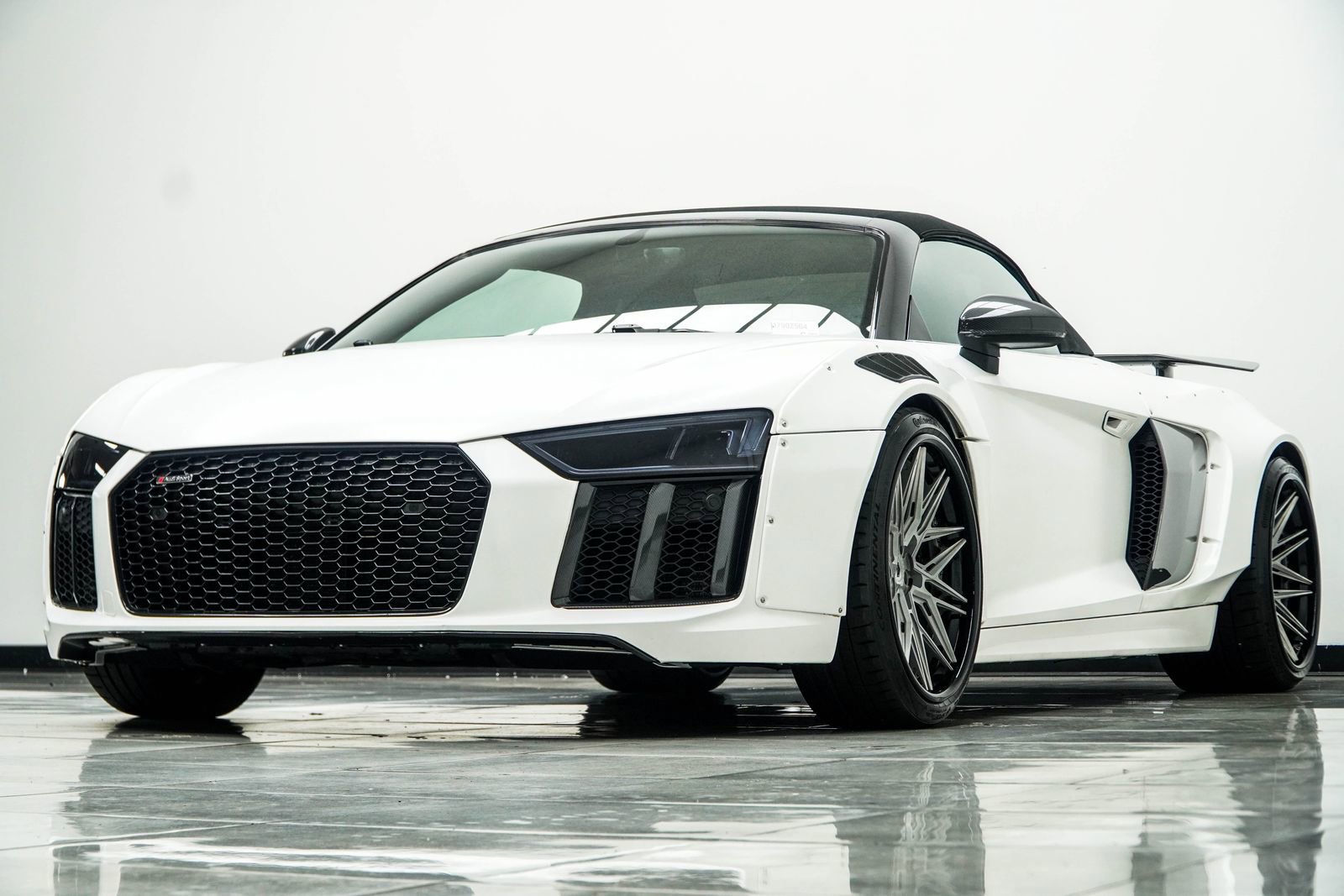 Used 2018 Audi R8 V10 AWD/4WD image 13