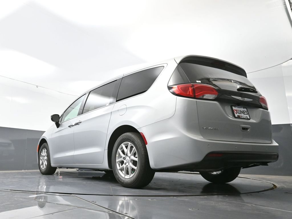 New 2026 Chrysler Voyager LX image 43