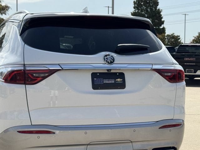 Used 2022 Buick Enclave Essence FWD image 8