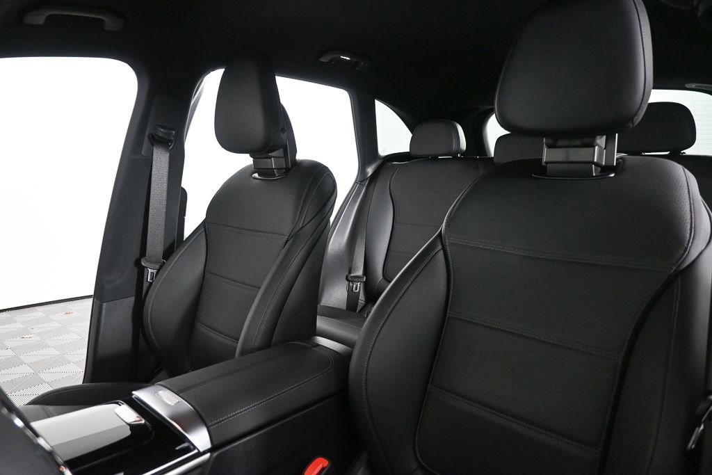 Certified 2025 Mercedes-Benz GLC 300 4MATIC image 5