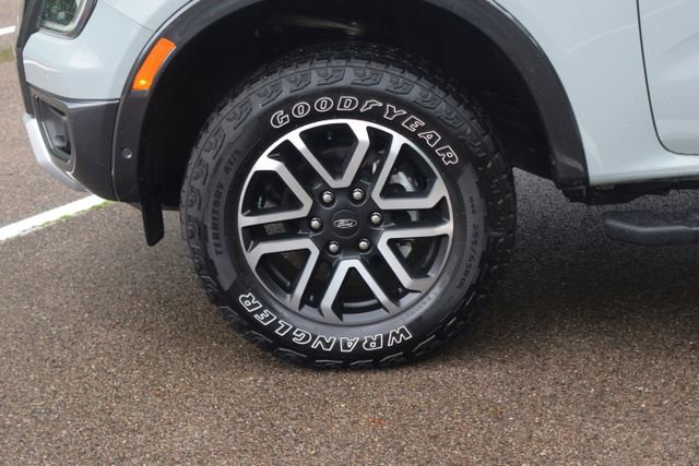 Used 2024 Ford Ranger Lariat w/ FX4 Off-Road Package AWD/4WD image 28