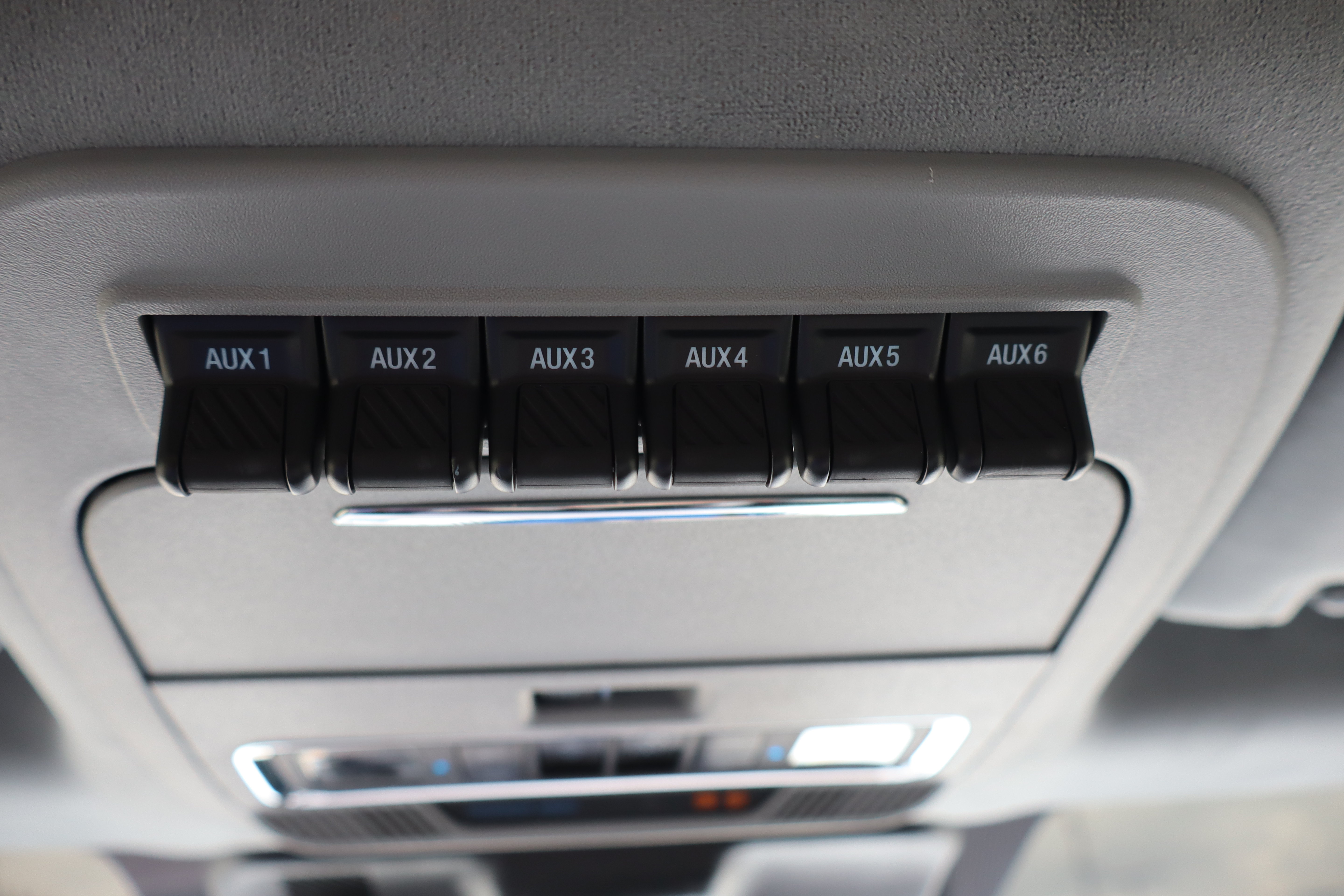 Used 2024 Ford F350 Limited w/ FX4 Off-Road Package AWD/4WD image 31