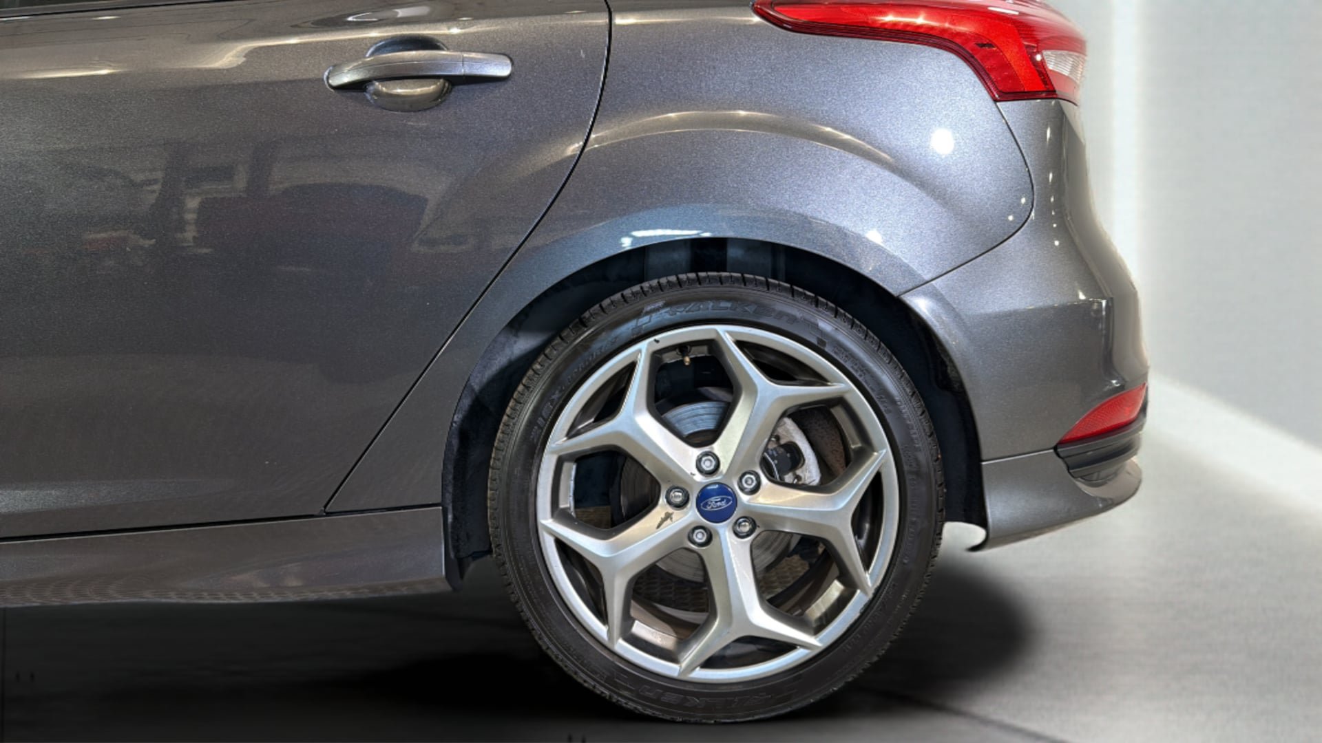 Used 2016 Ford Focus ST FWD image 37