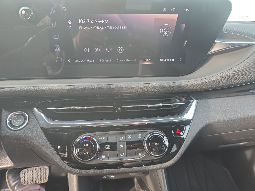 Used 2025 Buick Envista Sport Touring w/ Convenience I Package FWD image 5