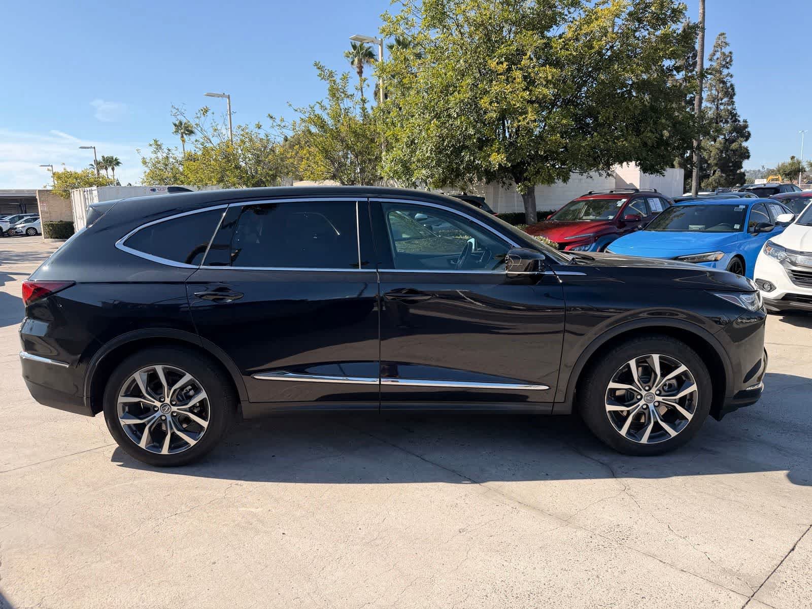 Certified 2023 Acura MDX FWD w/ Technology Package image 6