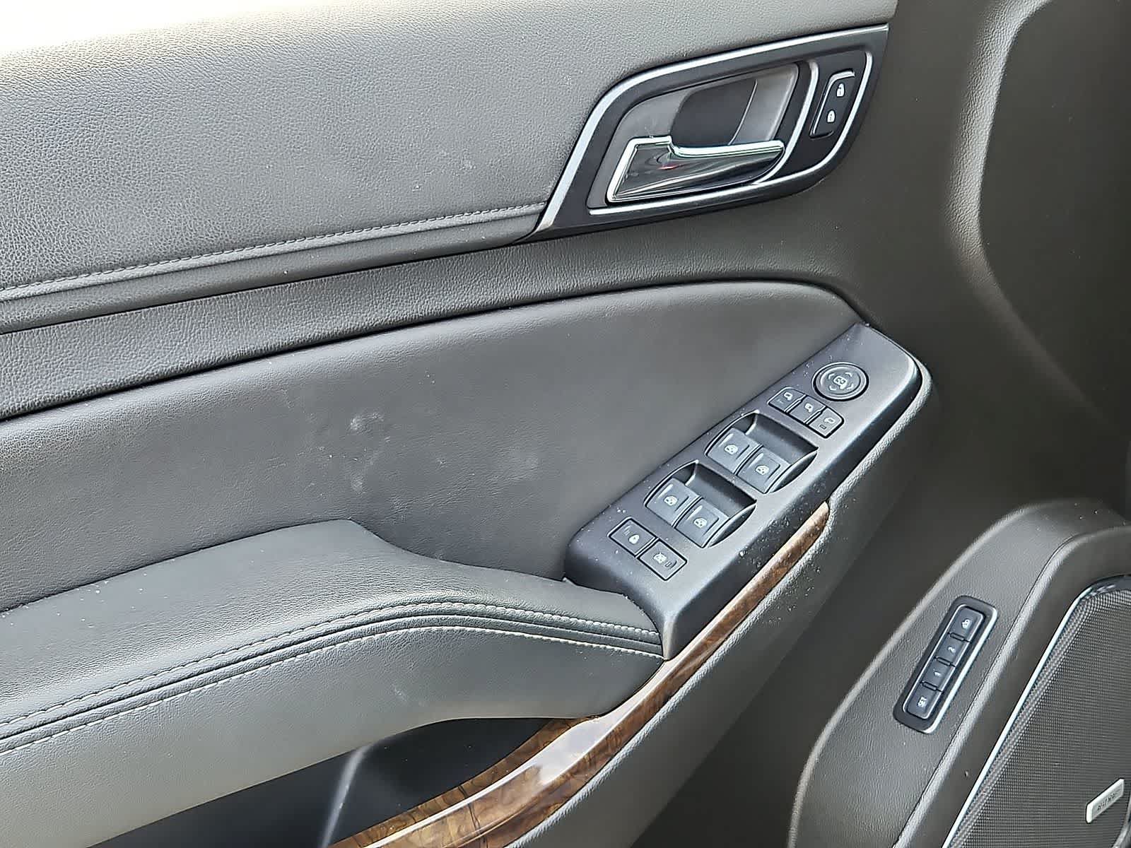 Used 2020 Chevrolet Tahoe LT w/ RST Edition AWD/4WD image 28