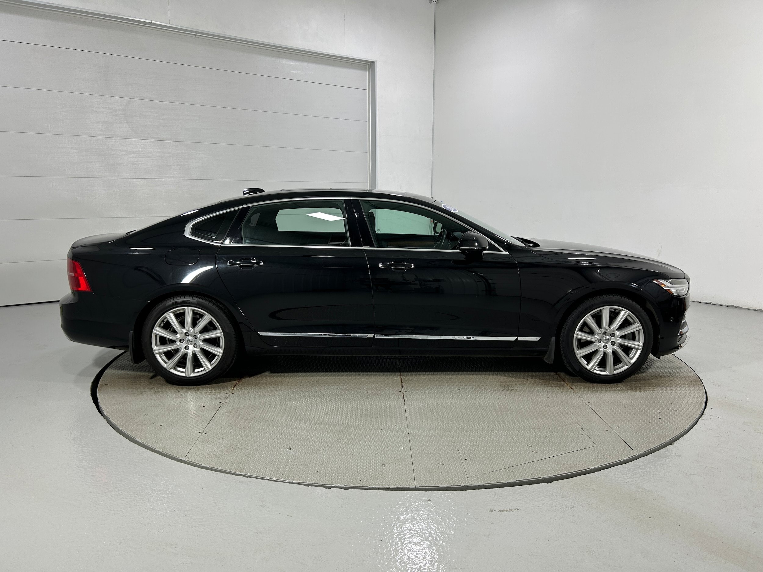 Used 2018 Volvo S90 T6 Inscription w/ Convenience Package AWD/4WD image 38
