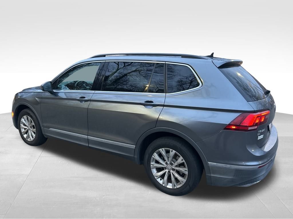Used 2018 Volkswagen Tiguan SE w/ Panoramic Sunroof Package image 17