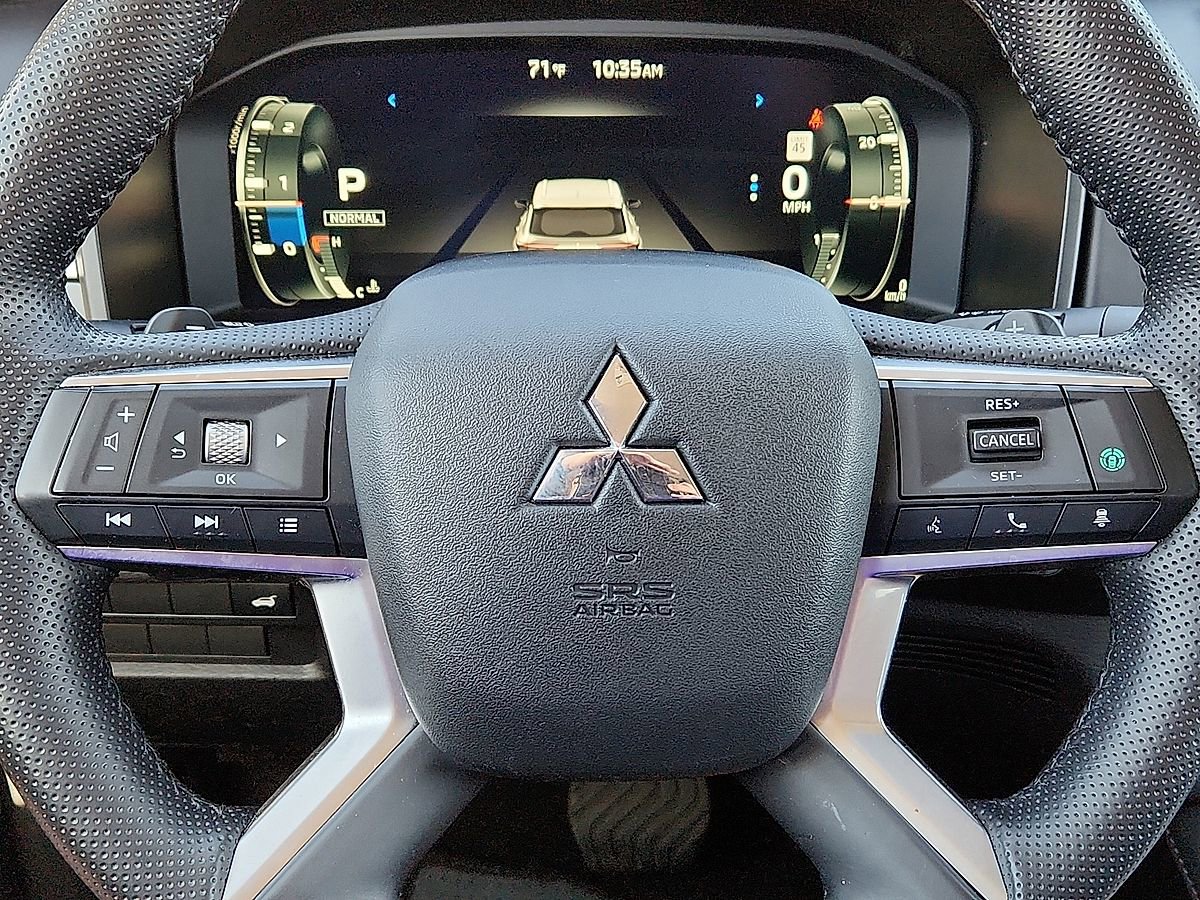 Used 2023 Mitsubishi Outlander SEL FWD image 11