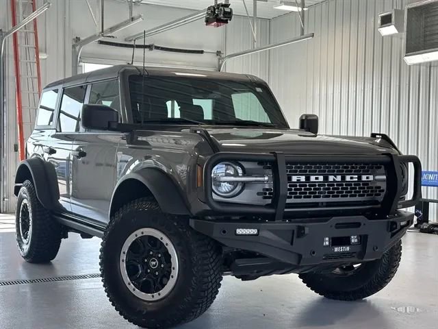 Used 2023 Ford Bronco Badlands w/ Sasquatch Package image 1