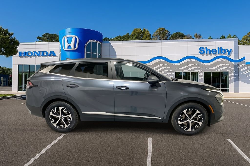 Used 2023 Kia Sportage EX image 9