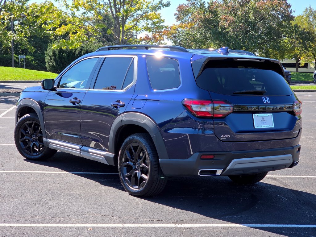 Used 2025 Honda Pilot Touring image 25
