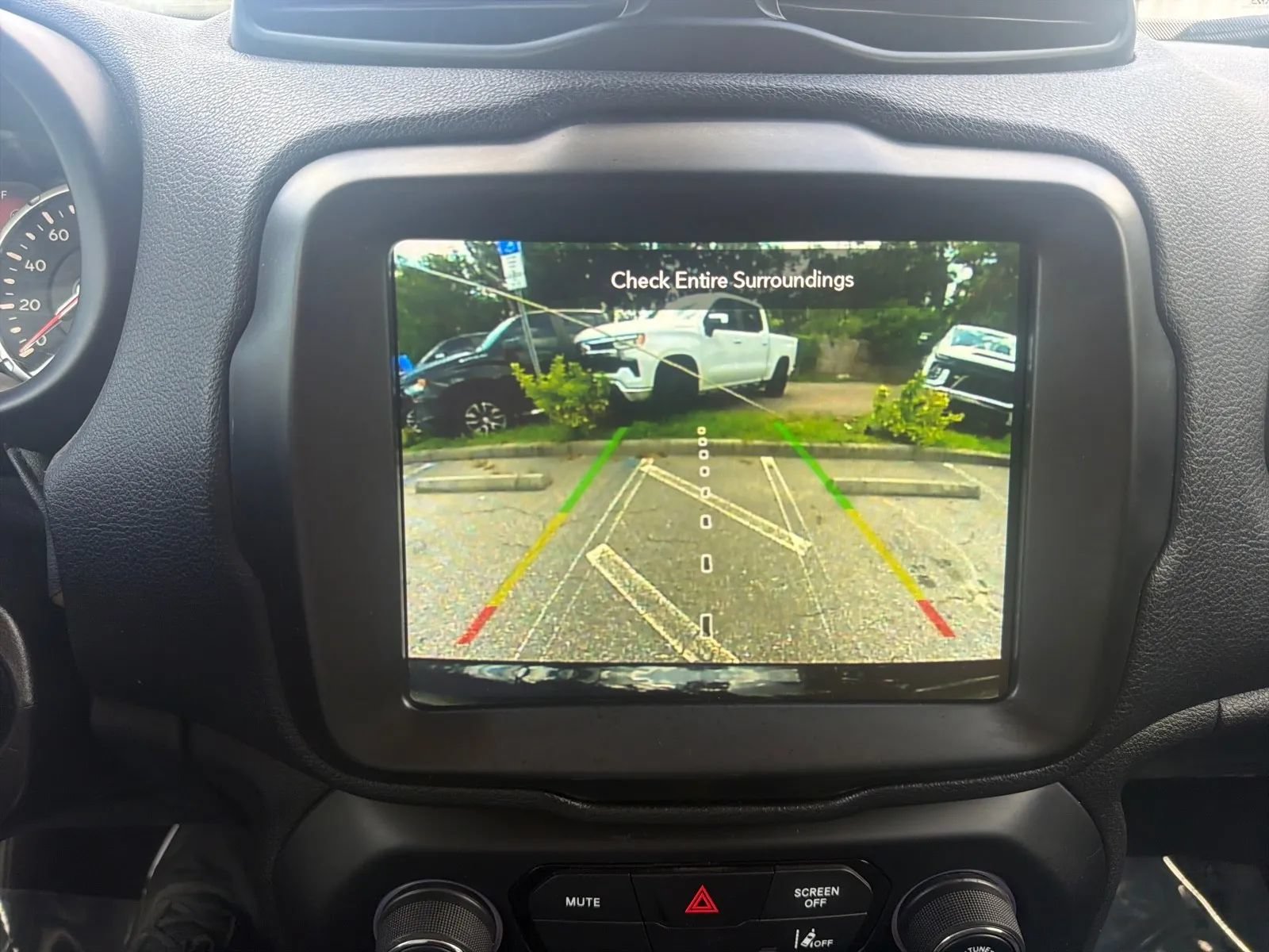 Used 2023 Jeep Renegade Trailhawk AWD/4WD image 12