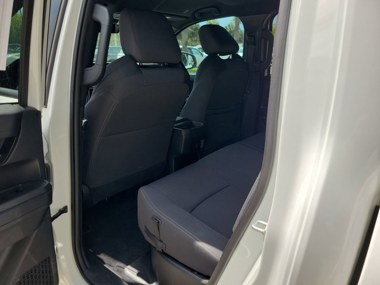Used 2024 Toyota Tacoma SR5 AWD/4WD image 9