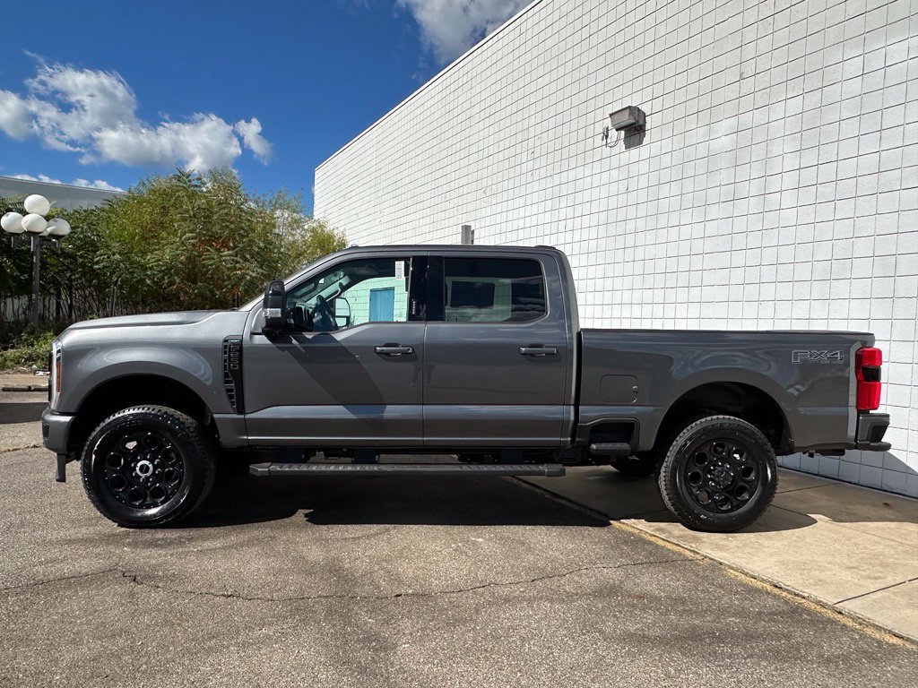 New 2027 Ford F250 Lariat w/ Black Appearance Package AWD/4WD image 2