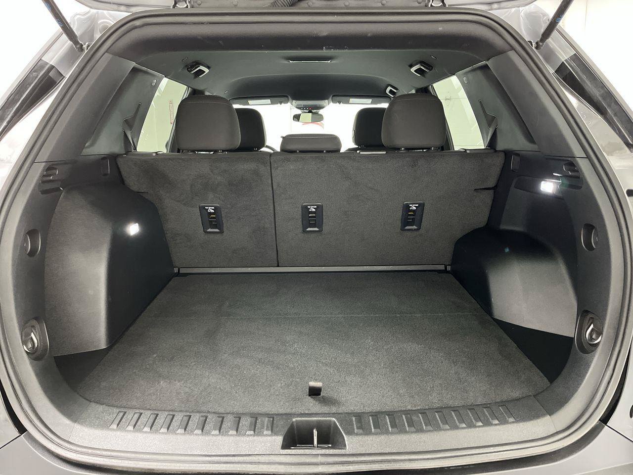 Certified 2025 GMC Terrain Elevation AWD/4WD image 27