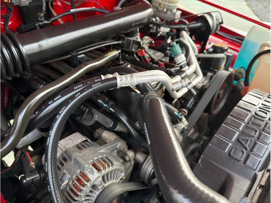 Used 2006 Jeep Wrangler Unlimited w/ Security Group image 34