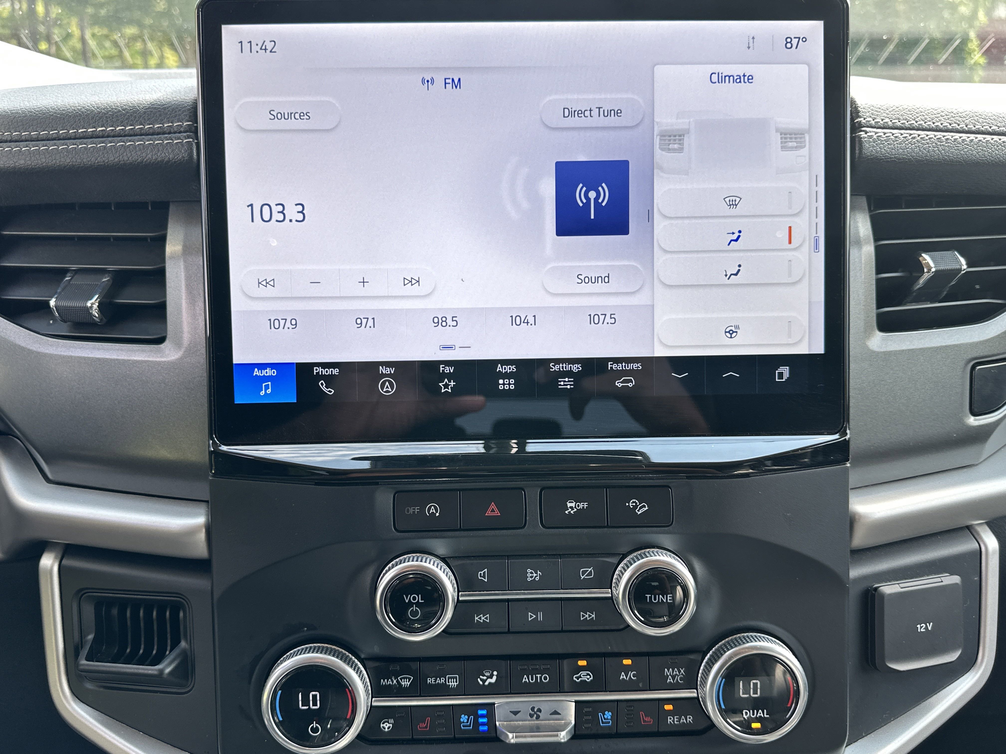 Used 2024 Ford Expedition Max XLT image 31