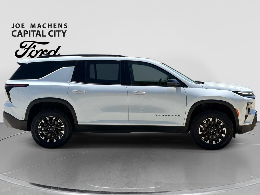 Used 2025 Chevrolet Traverse Z71 w/ Enhanced Driving Package AWD/4WD image 3