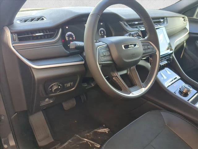 New 2025 Jeep Grand Cherokee L Altitude image 3