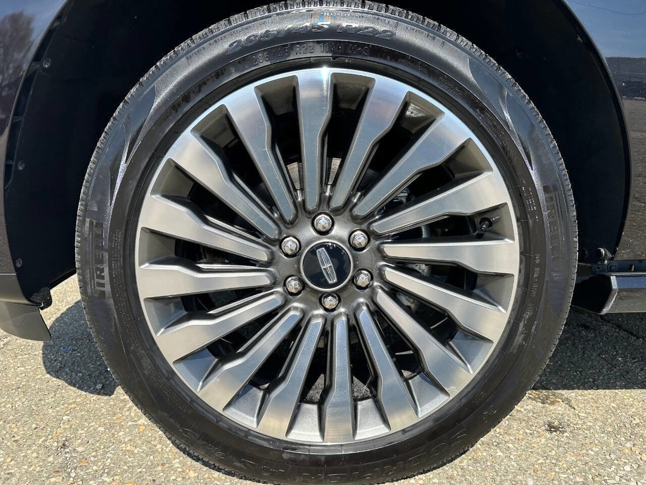 Used 2019 Lincoln Navigator L Reserve image 37