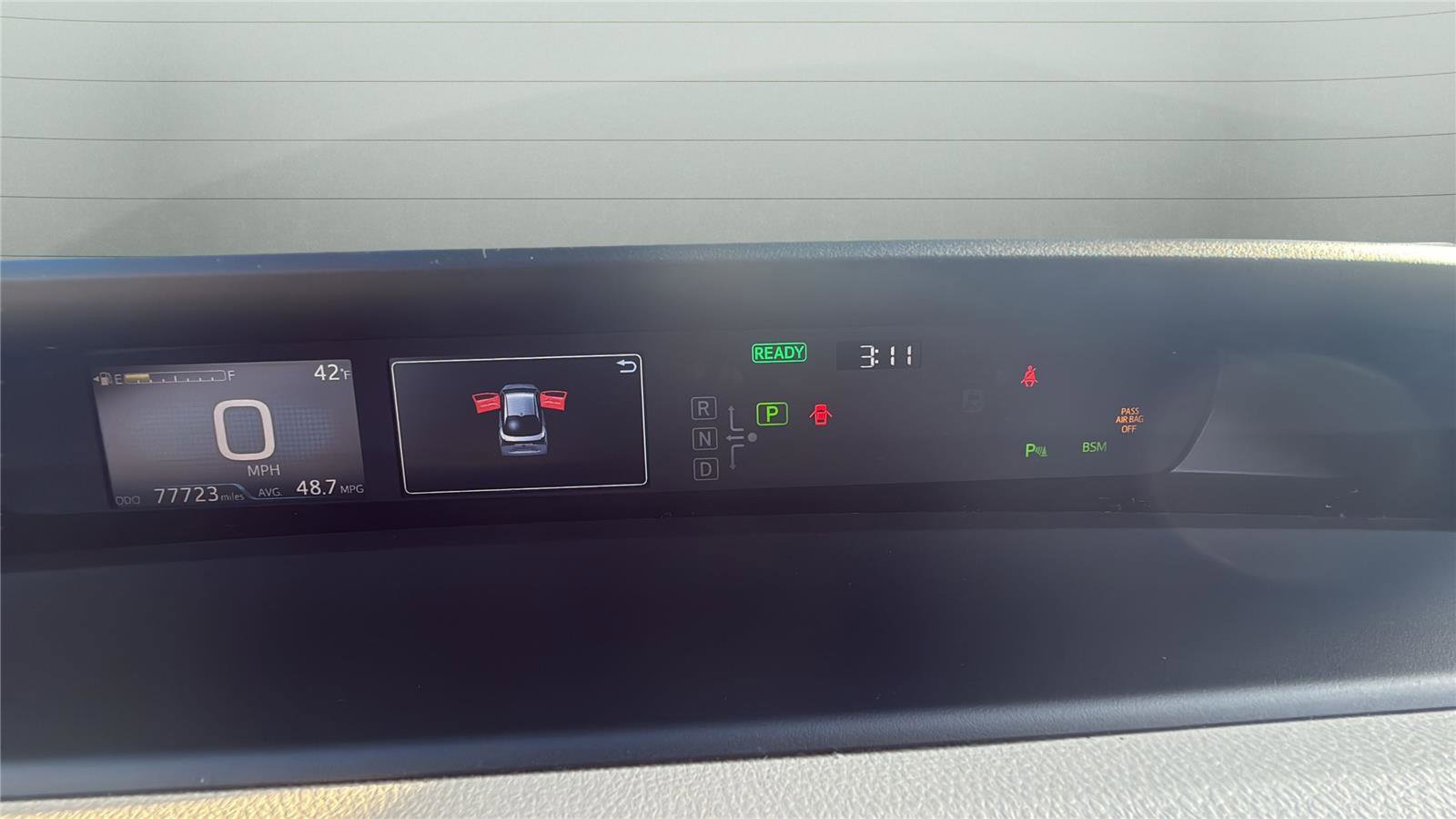 Used 2022 Toyota Prius LE image 15