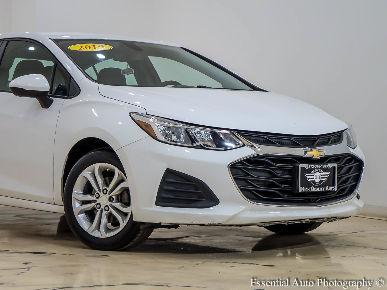 Used 2019 Chevrolet Cruze LS w/ LS Convenience Package FWD image 2