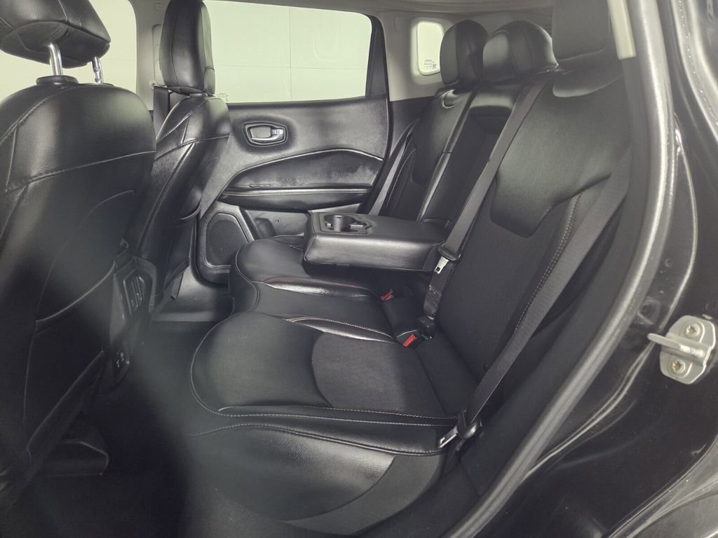 Used 2019 Jeep Compass Latitude FWD image 23