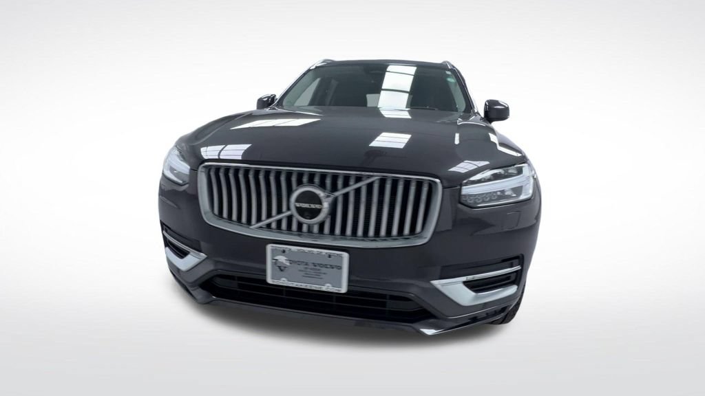 Used 2024 Volvo XC90 B6 Ultimate w/ Protection Package Premier AWD/4WD image 3