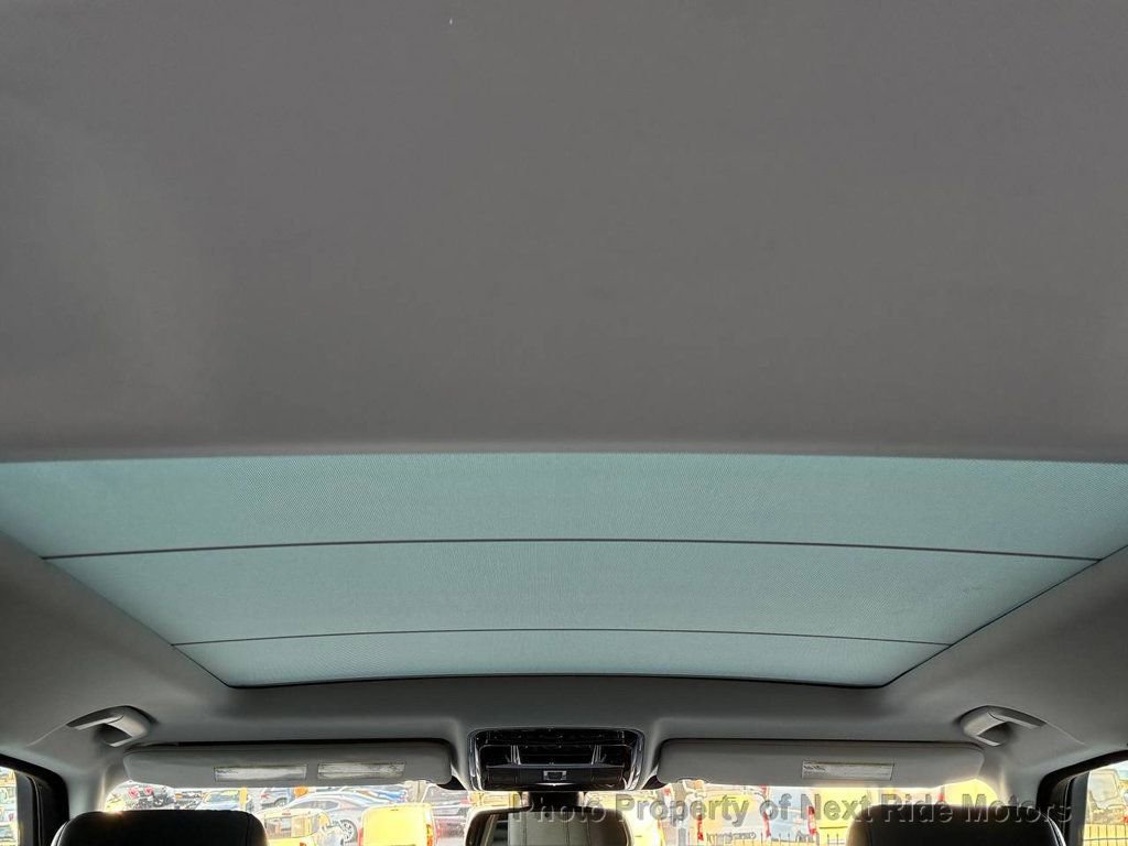 Used 2016 Land Rover Range Rover Sport SE image 24