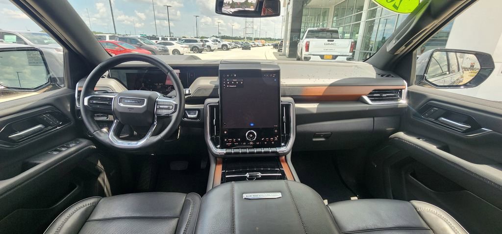 Used 2025 GMC Yukon XL Denali RWD image 20