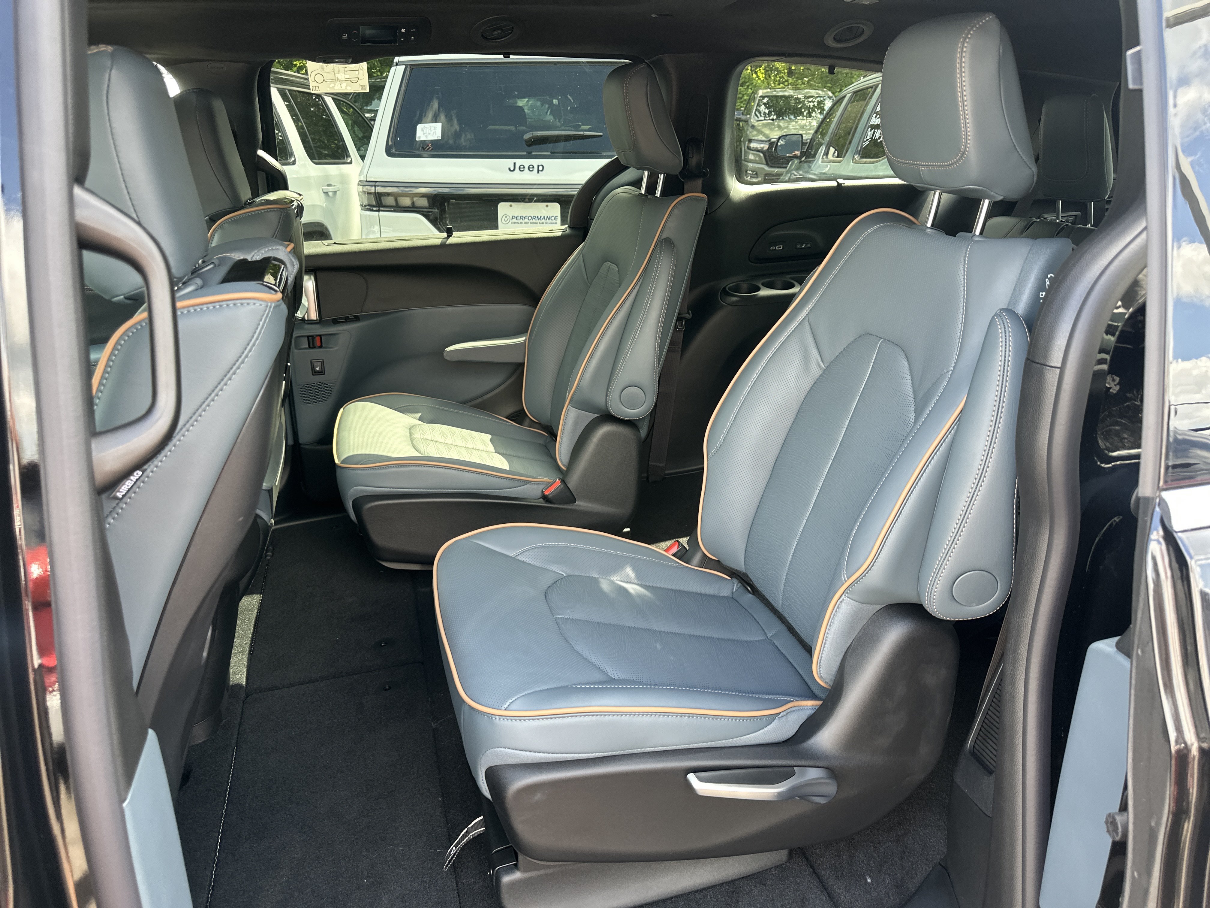 New 2027 Chrysler Pacifica Pinnacle AWD/4WD image 31