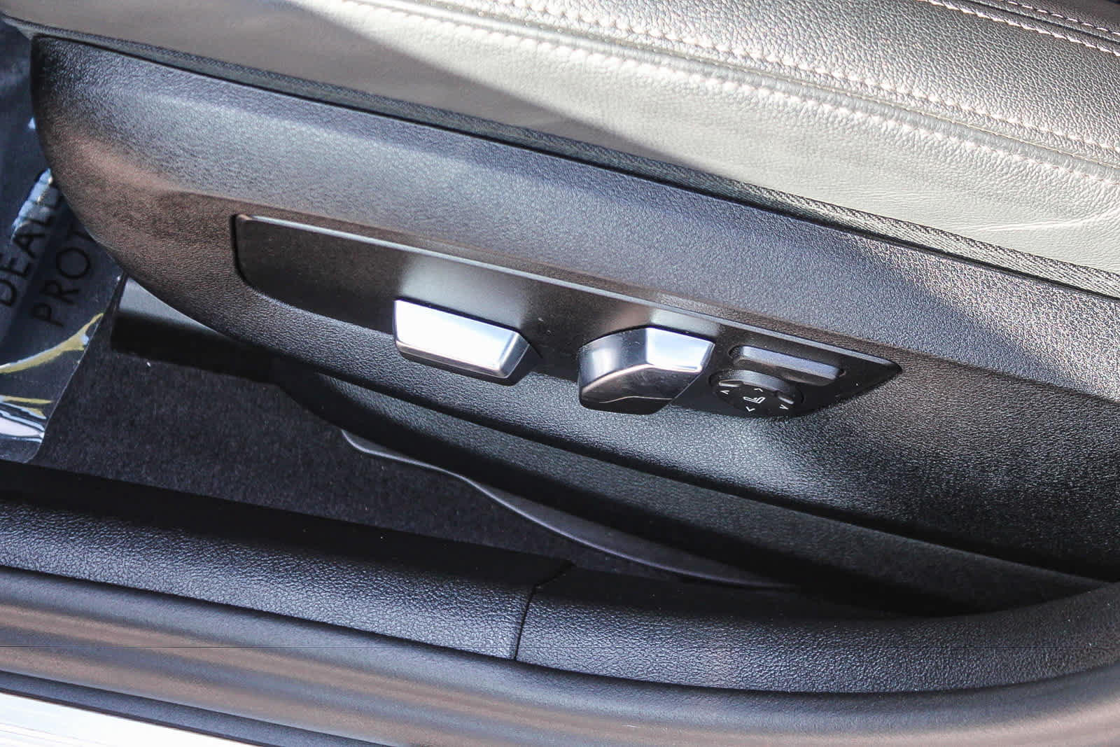 Used 2023 BMW 530i w/ M Sport Package RWD image 19