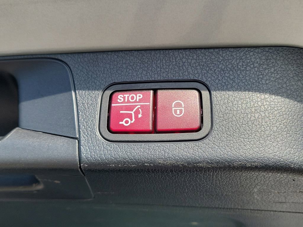 Used 2022 Mercedes-Benz GLB 35 AMG 4MATIC image 11