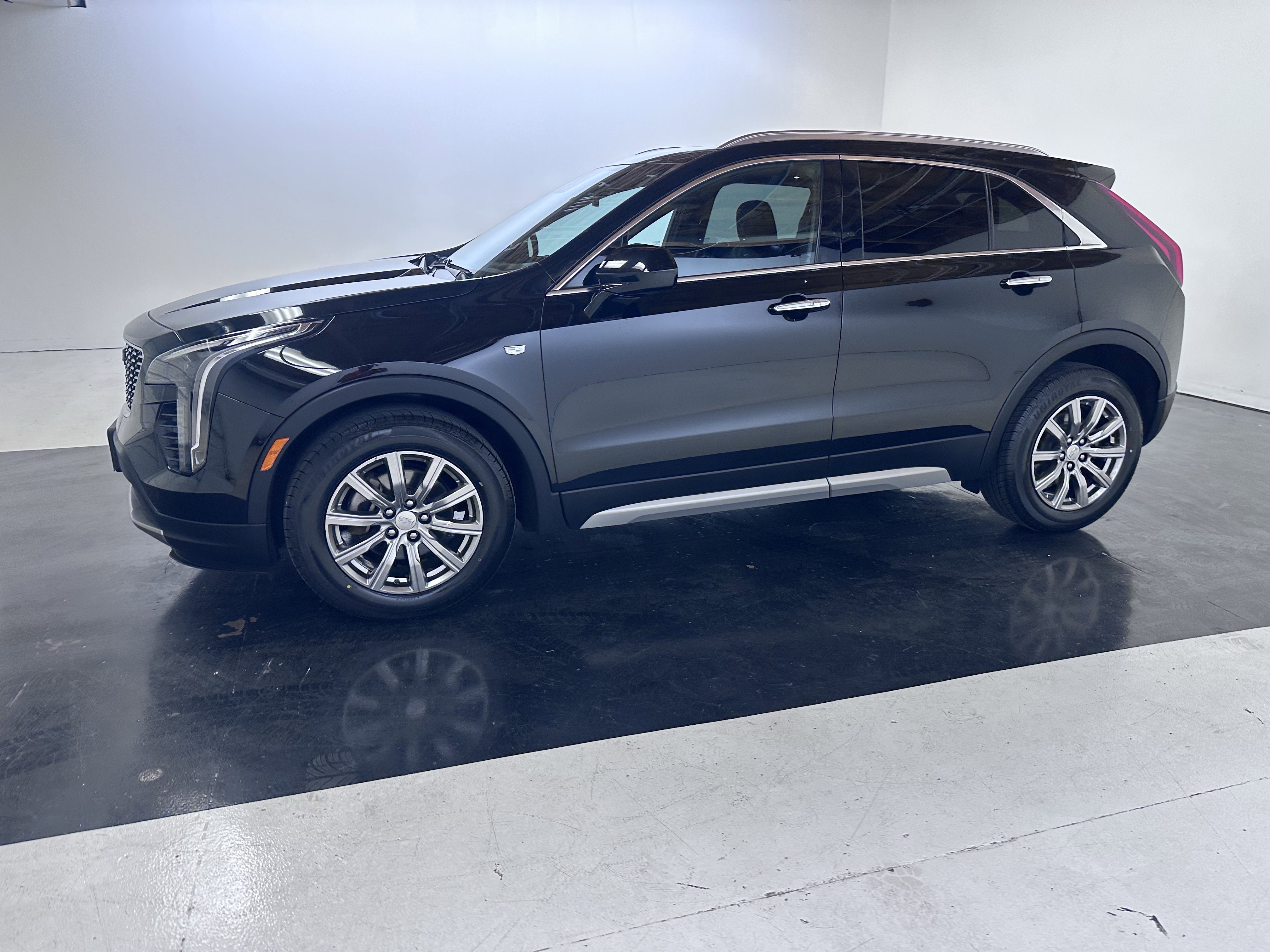 Used 2019 Cadillac XT4 Premium Luxury image 8