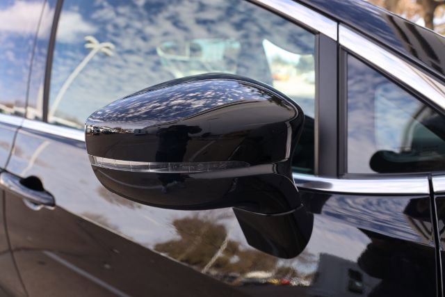 Used 2026 Chrysler Pacifica Select image 22