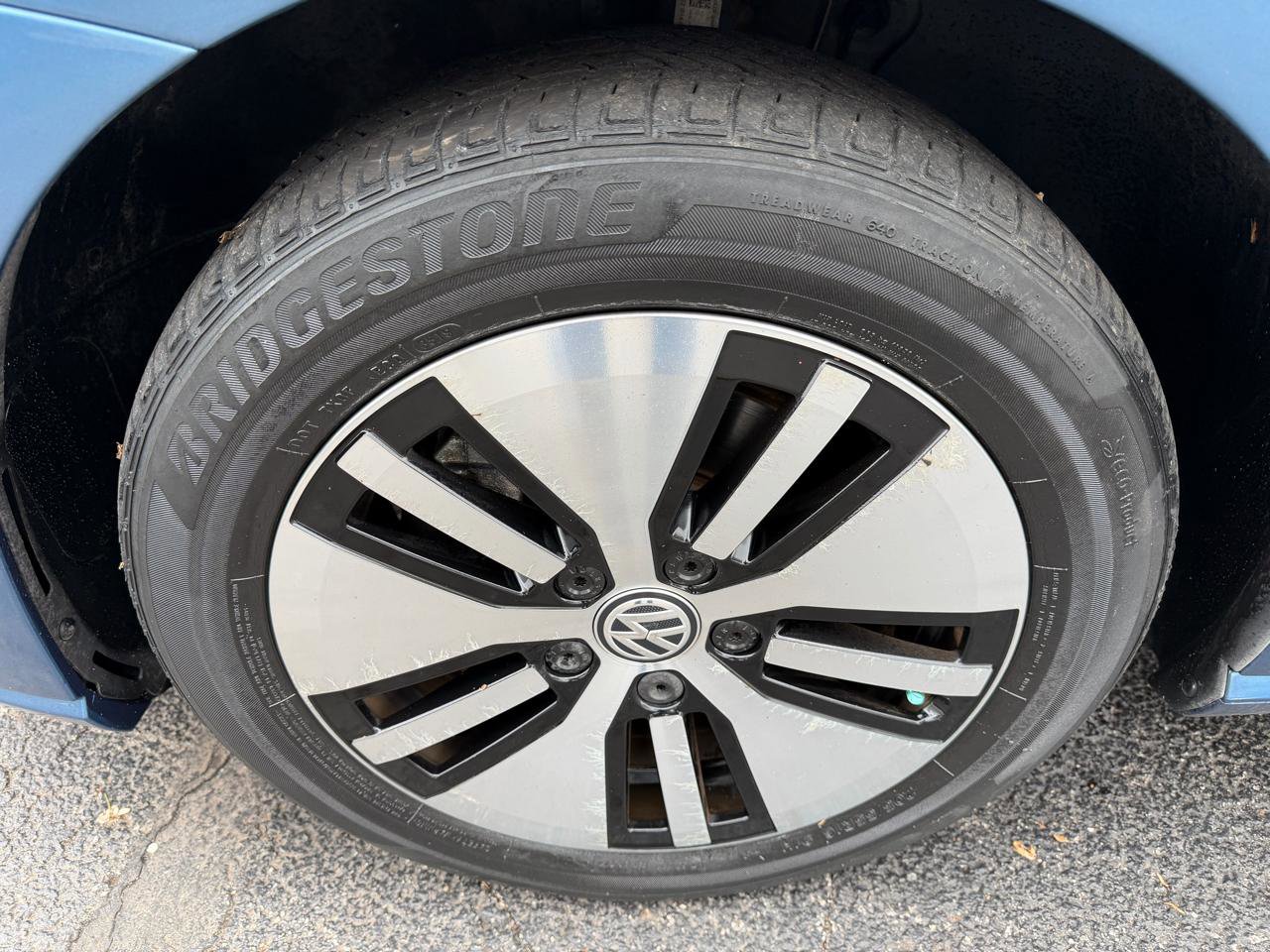 Used 2015 Volkswagen e-Golf SEL Premium image 50