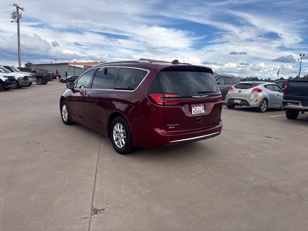 Used 2021 Chrysler Pacifica Touring-L FWD image 5