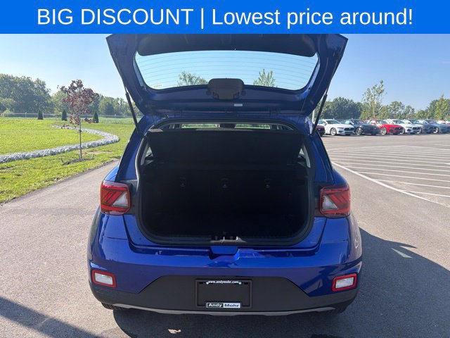Used 2025 Hyundai Venue SEL FWD image 11